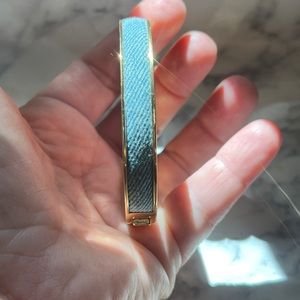 👖 new J. CREW CHAMBRAY HINGE BANGLE BRACELET.